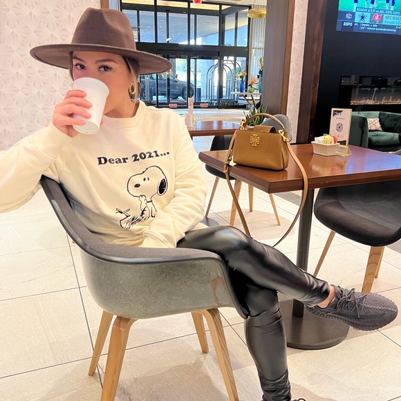 Meet the Posher Other - Meet your Posher, Rebecca